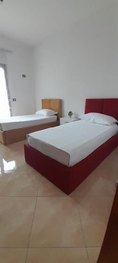 Appartamento privato. Durrës Esterno foto